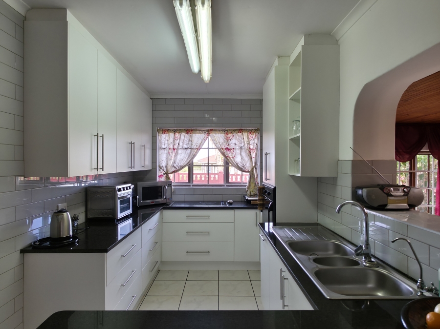 4 Bedroom Property for Sale in Noorsekloof Eastern Cape